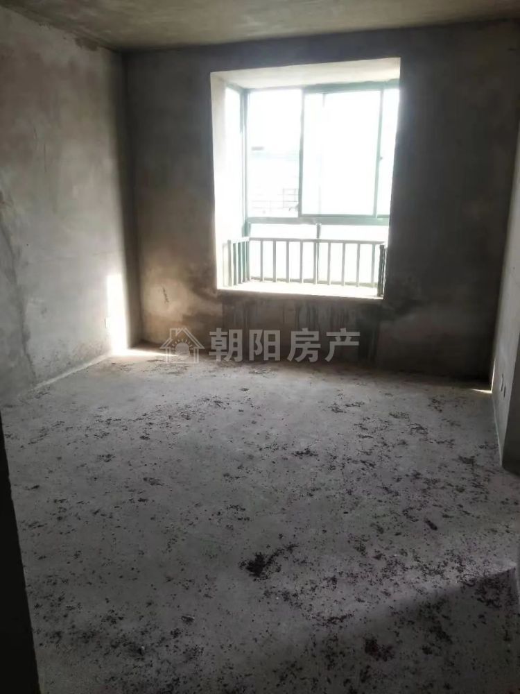 临水雅苑 158平 跃层六室 满两年学区房 采光好