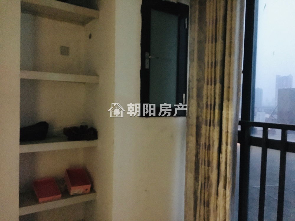 新天地 55平 西向一室一厅 满两年 交通便利随时看房