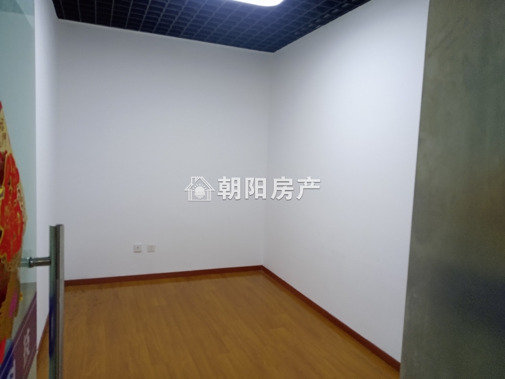 金地环球港 69平 精装写字楼 交通便利配套齐全
