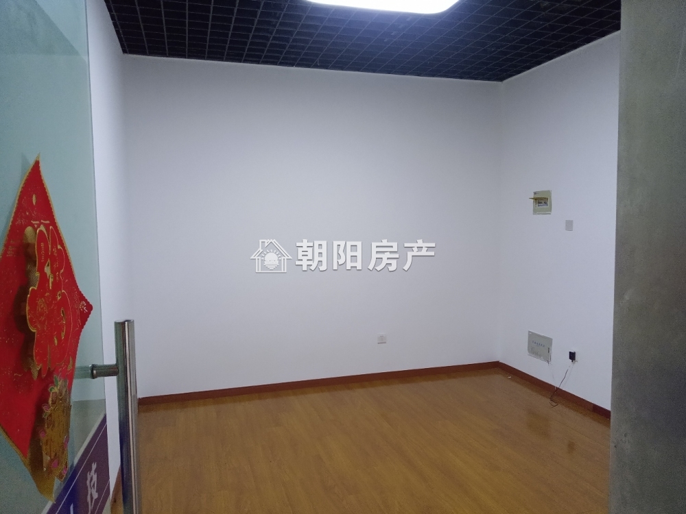 金地环球港 69平 精装写字楼 交通便利配套齐全
