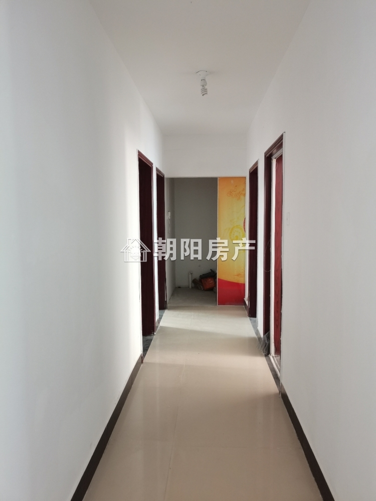 润地佳苑 130平 朝南三室二厅 简装 学区房交通便利