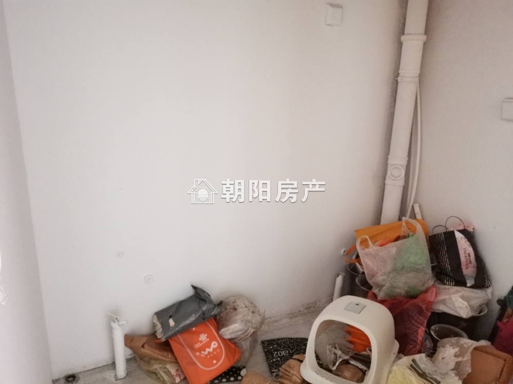 润地佳苑 130平 朝南三室二厅 简装 学区房交通便利