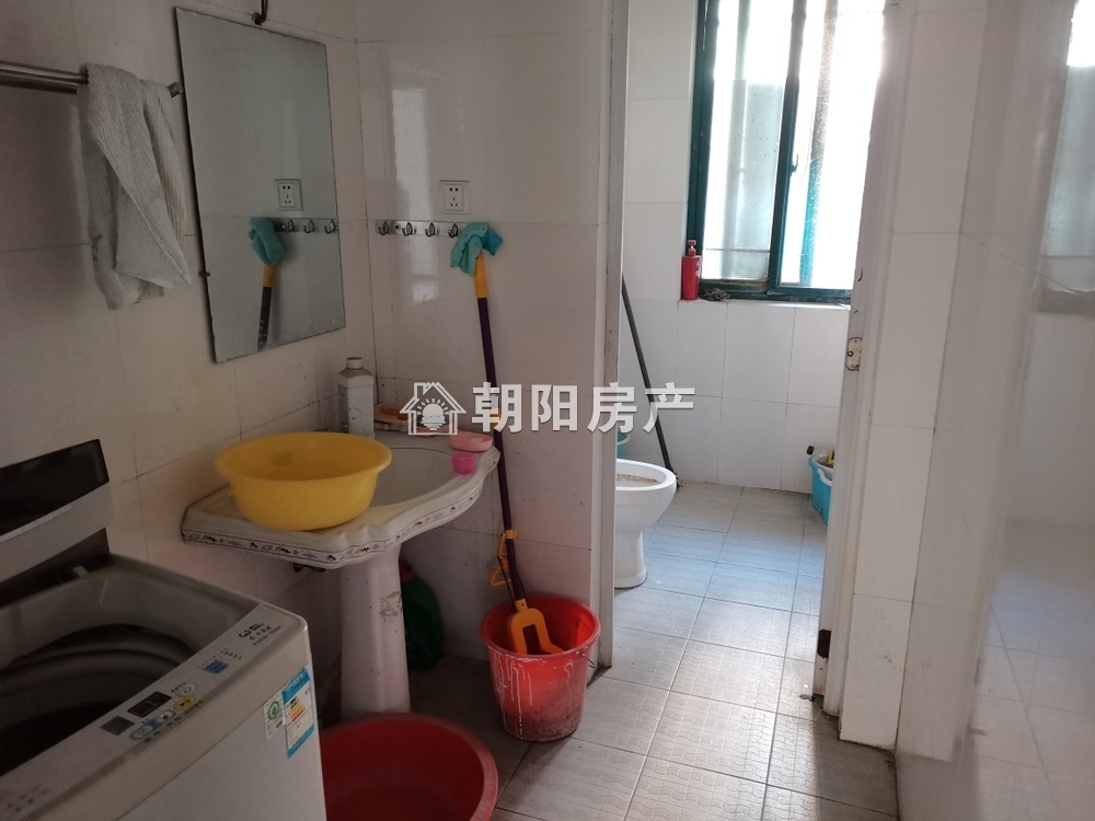 润地佳苑 130平 朝南三室二厅 简装 学区房交通便利