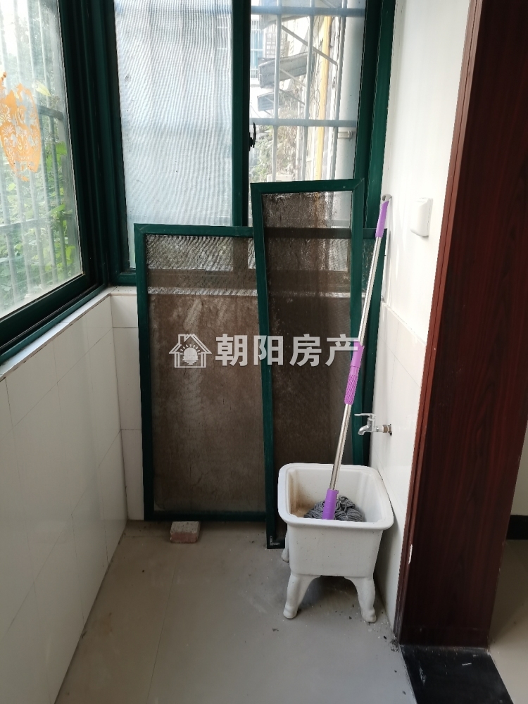 润地佳苑 130平 朝南三室二厅 简装 学区房交通便利