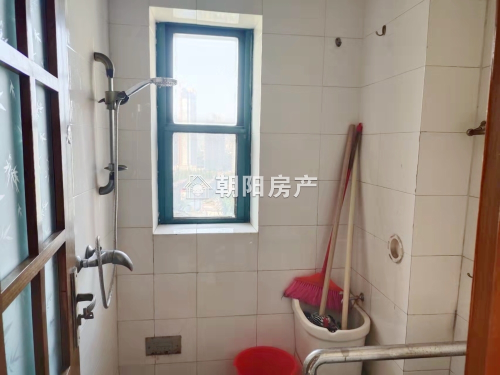 金色大地 155平 南向精装三居 2564元/平 交通便利