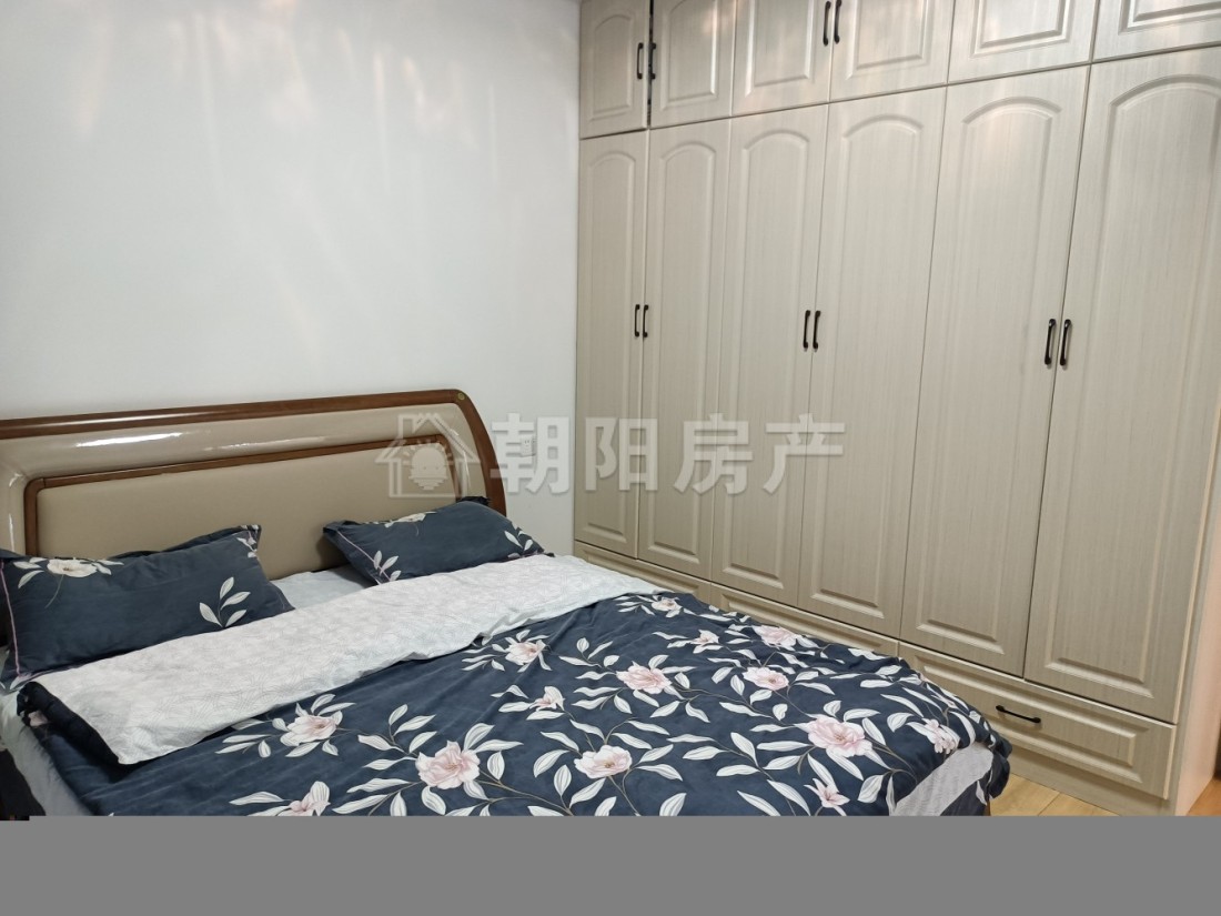 稻香花园二期 106平 南向三室二厅 精装 学区房 交通便利