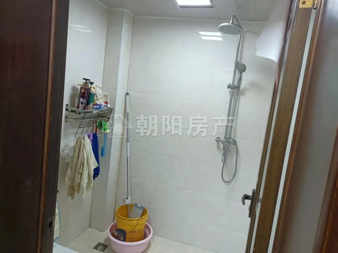稻香花园二期 106平 南向三室二厅 精装 学区房 交通便利