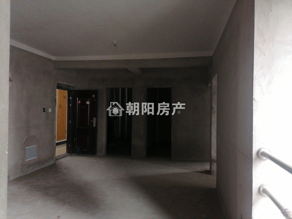 鸿朗阳光城 95平 南向三室 交通便利 毛坯