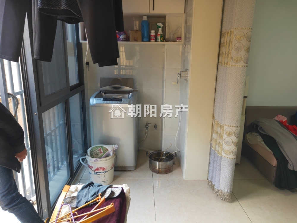 香樟苑五期 100平 南向三室二厅 精装修 交通便利