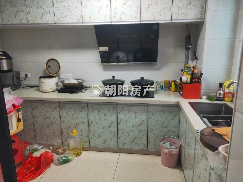 香樟苑五期 100平 南向三室二厅 精装修 交通便利