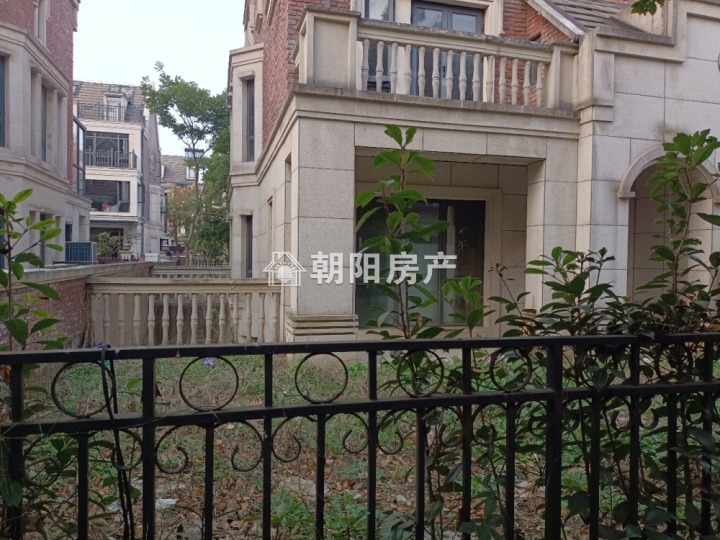 岭秀山南联排边户别墅出售-淮南山南新区二手房-安徽
