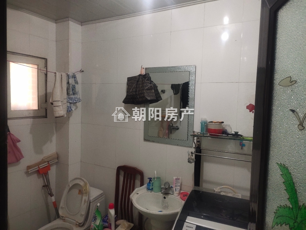 金龙门公寓 60平 精装两居 满两年 采光好 交通便利