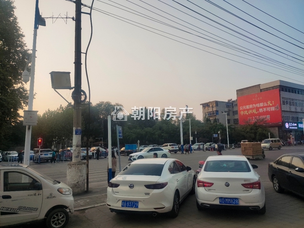 金龙门公寓 60平 精装两居 满两年 采光好 交通便利