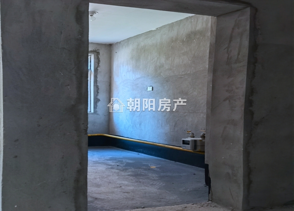 玫瑰苑小区 82平 南向两室一厅 毛坯低楼层 环境好购物便捷