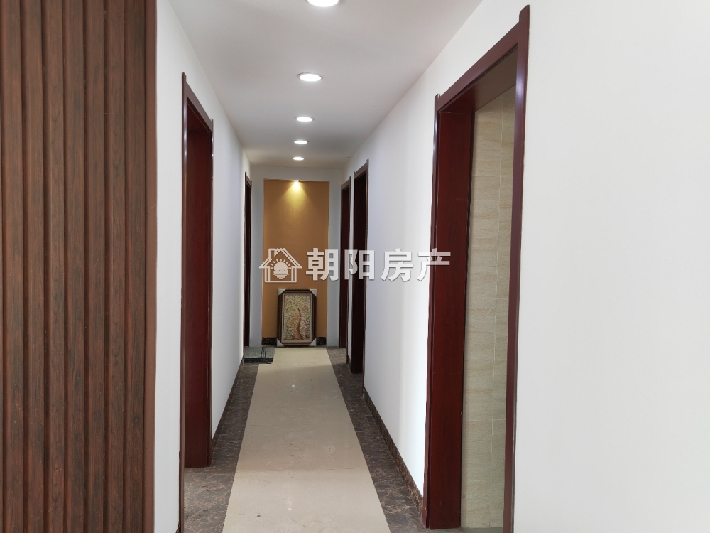 力达明和绿洲 193平 南北通透三室二厅 单价3101元 高楼层采光好