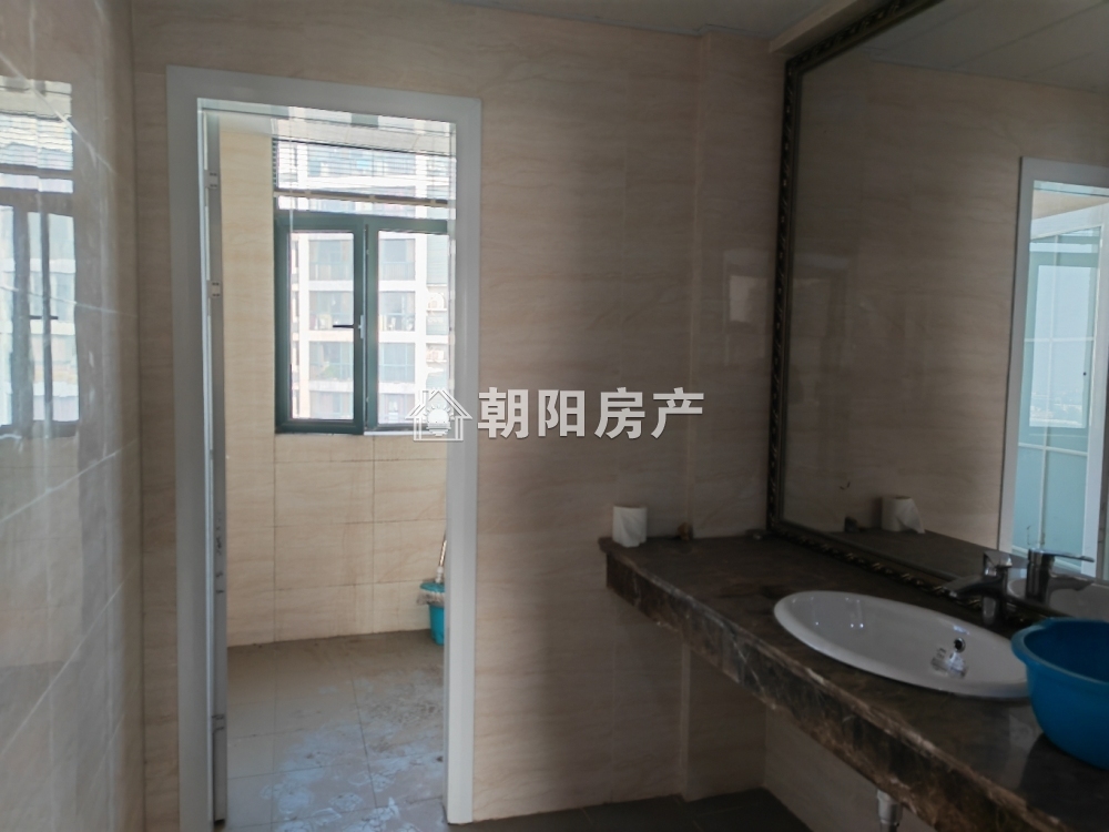 力达明和绿洲 193平 南北通透三室二厅 单价3101元 高楼层采光好