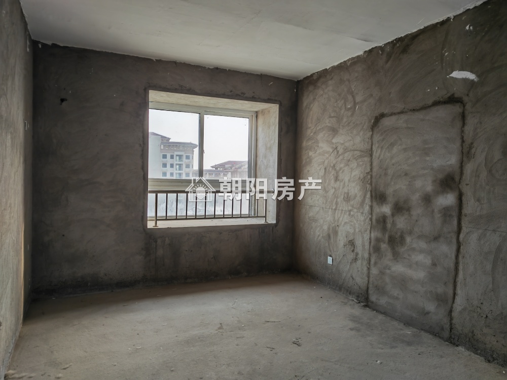 银杏苑 105平 南向三居毛坯 交通便利