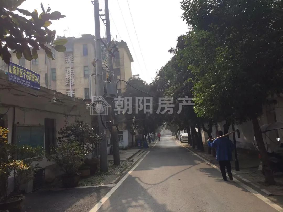 李咀孜淮矿村 66平 三室一厅 满两年 采光好随时看房