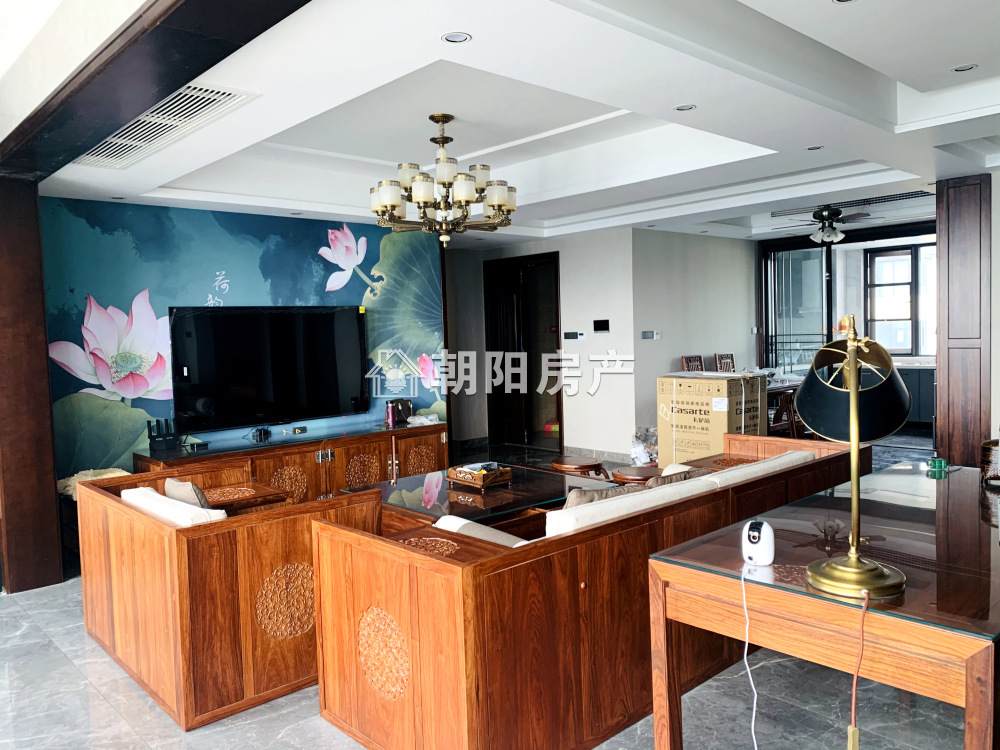 山南国宾府 148平 南向三室二厅 豪装 学区房 交通便利