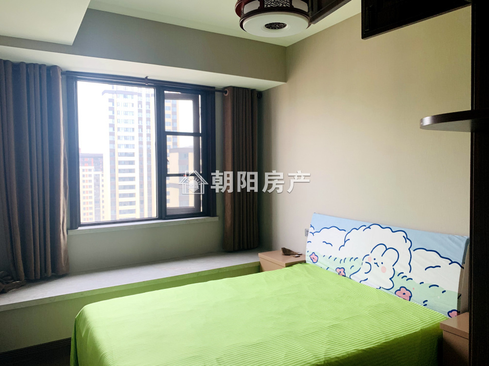 山南国宾府 148平 南向三室二厅 豪装 学区房 交通便利