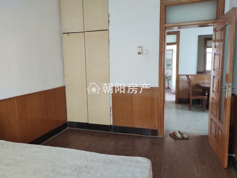 二十四中家属楼 65平 朝南两室一厅 满两年 学区房 随时看房