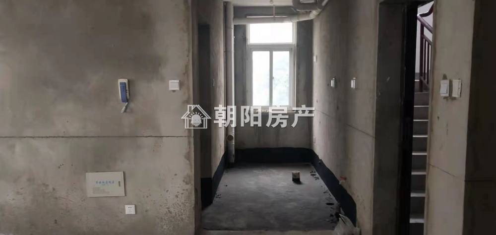 金鑫花园 80平 朝南两室一厅双阳台 毛坯 交通便利随时看房