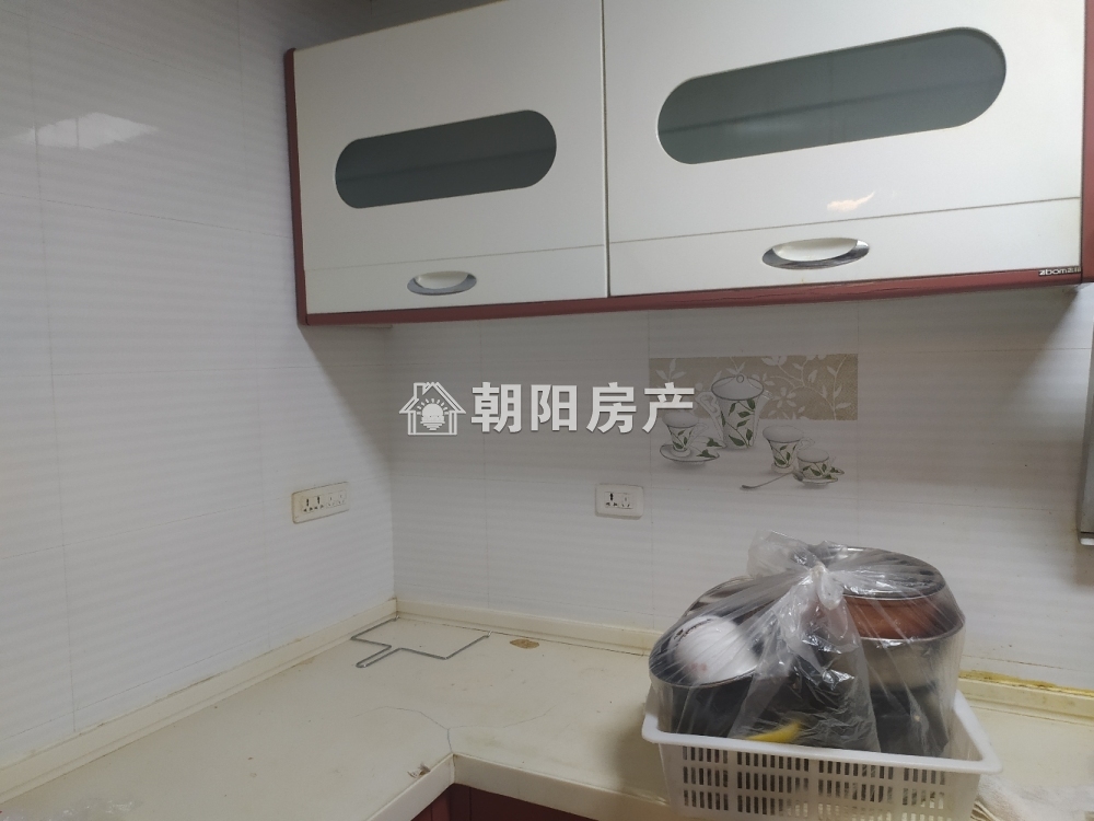惠利中都二期 135平 南向三室二厅 精装 交通便利 采光好