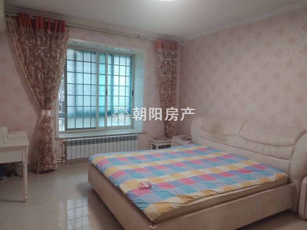 惠利中都二期 135平 南向三室二厅 精装 交通便利 采光好