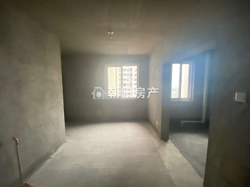 网云小镇一期 107平 朝南三室二厅 毛坯 学区房 交通便利