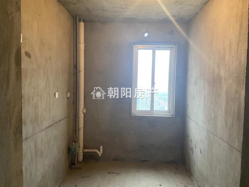龙湖中心 130平 南向三室两厅 交通便利随时看房