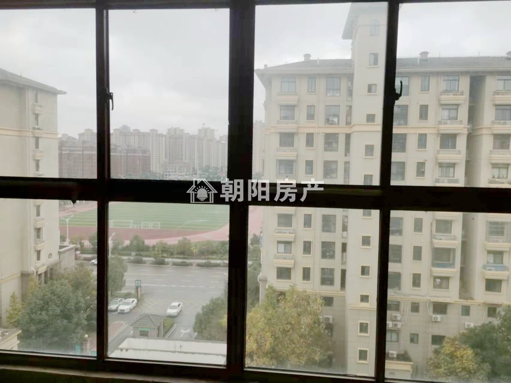 春雨梧桐 127平 南向三室二厅 满两年免税 学区房
