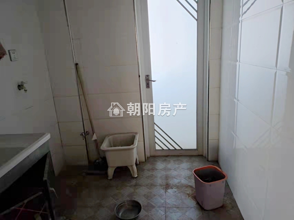 力达明和绿洲 190平 四室两厅 满两年 学区房 随时看房