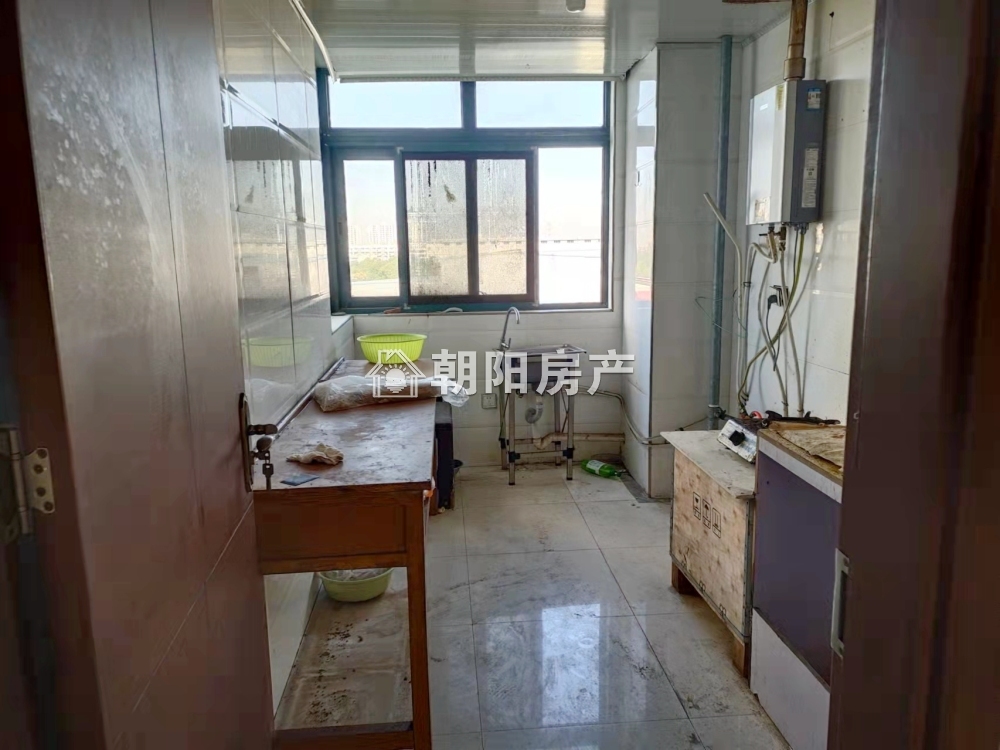 力达明和绿洲 190平 四室两厅 满两年 学区房 随时看房