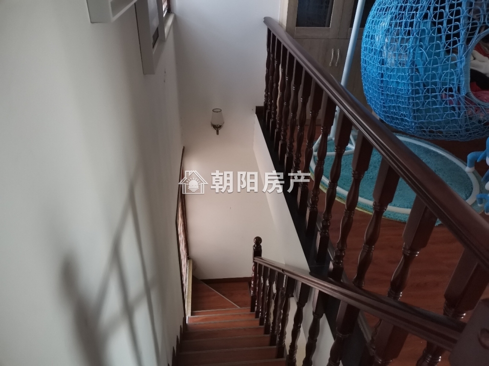 机西小区 70平 南向两室一厅 精装 交通便利 学区房