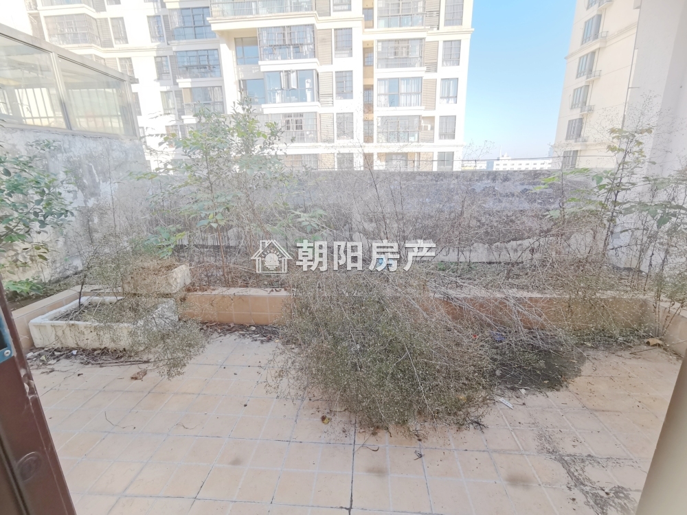 金地月伴湾一区 109平 三室二厅二卫 精装高楼层 满两年学区房