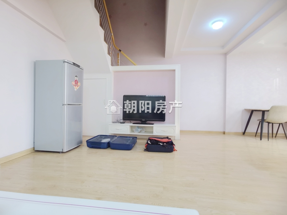 金地月伴湾一区 109平 三室二厅二卫 精装高楼层 满两年学区房