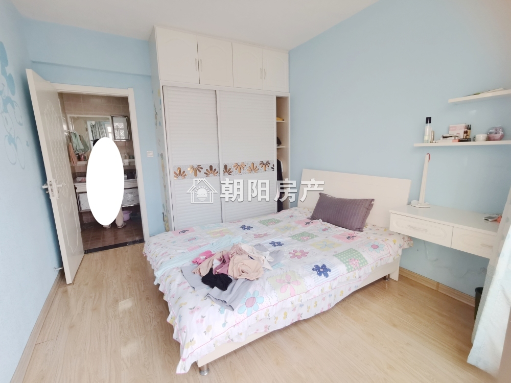 金地月伴湾一区 109平 三室二厅二卫 精装高楼层 满两年学区房