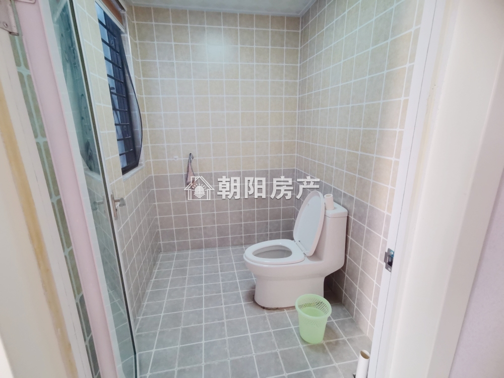 金地月伴湾一区 109平 三室二厅二卫 精装高楼层 满两年学区房