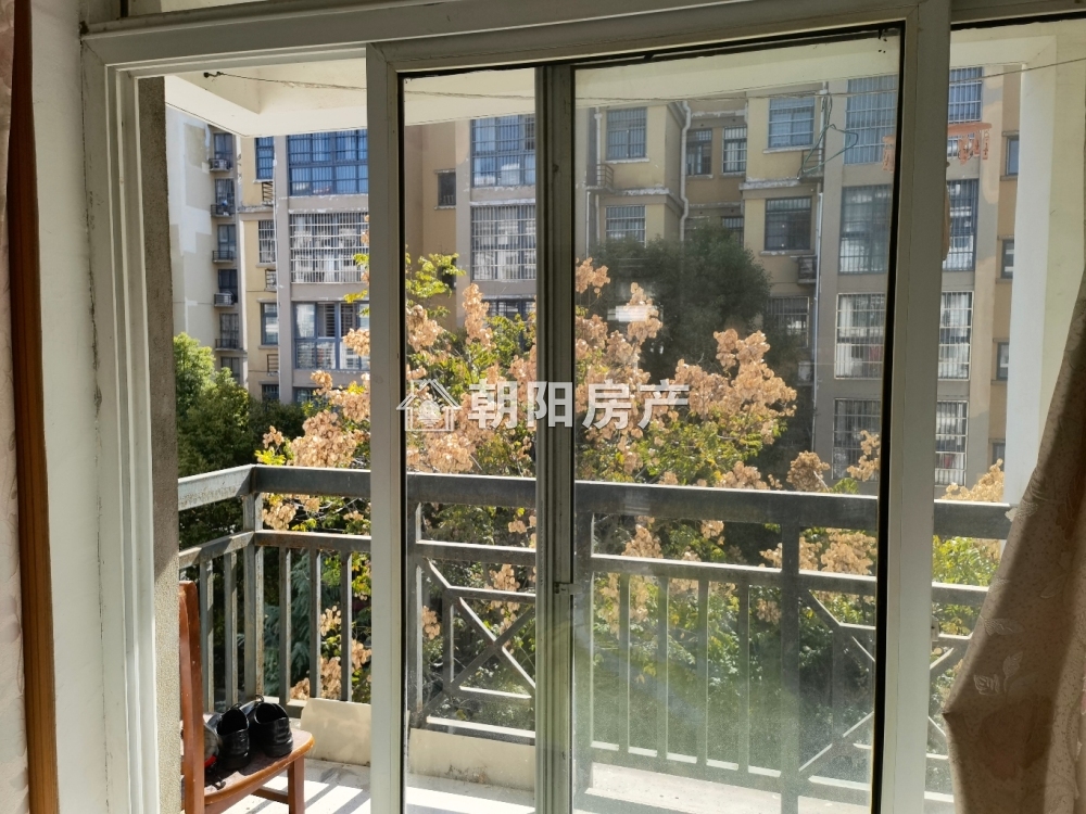 前锋新村三期 98平 南向简装三室 满五唯一 学区房