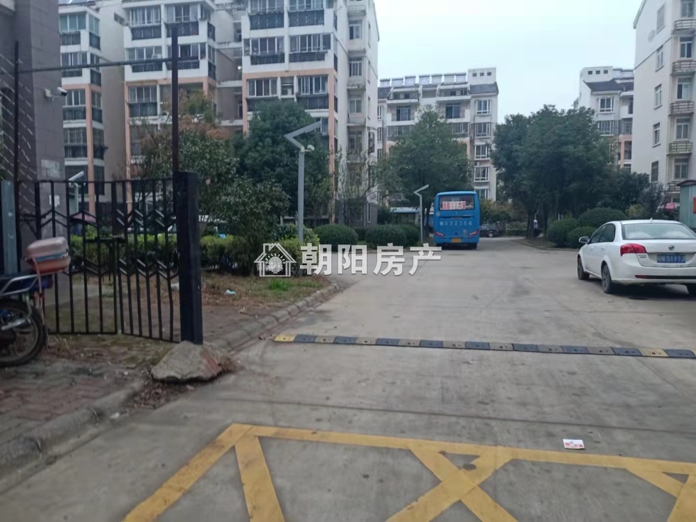 楚都小区一期 110平 朝南三室毛坯 4363元/平 交通便利