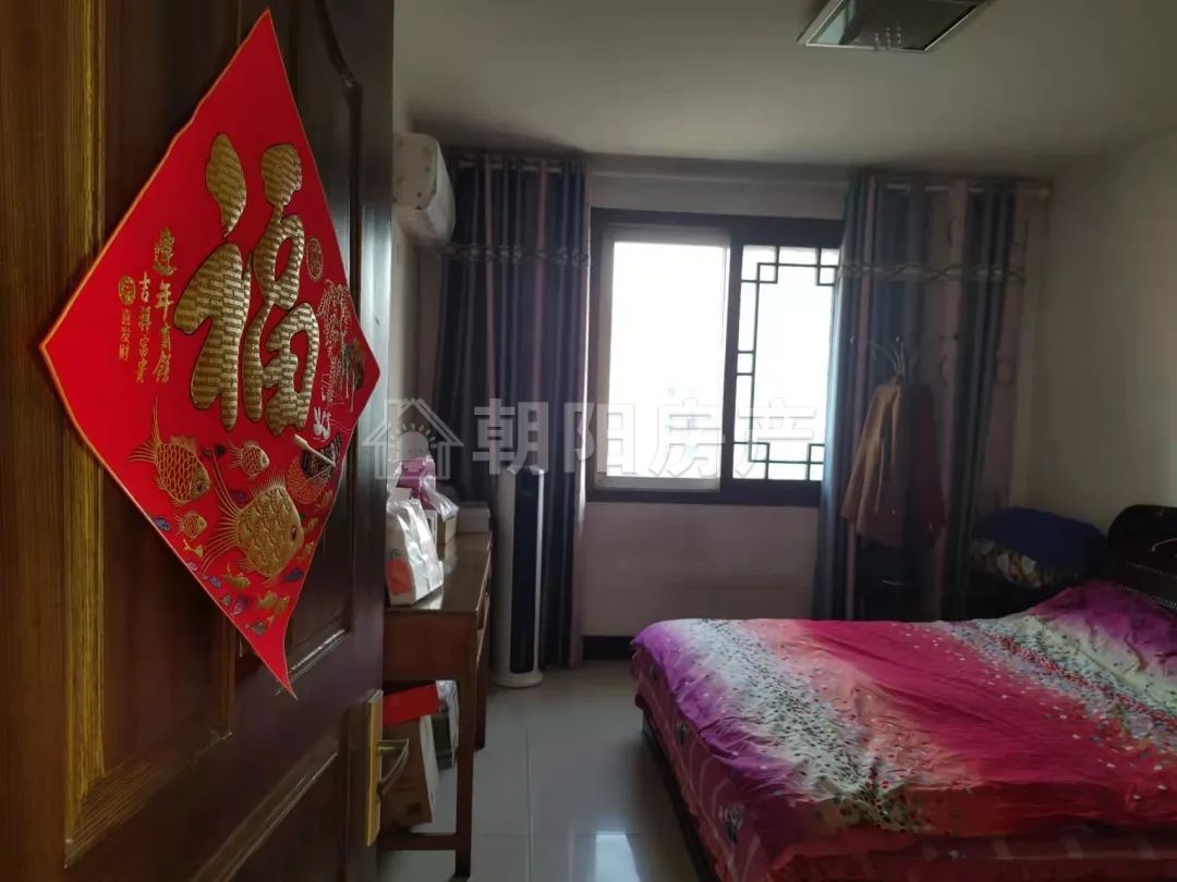 新社三村 117平 南向三室两厅 满两年 交通便利