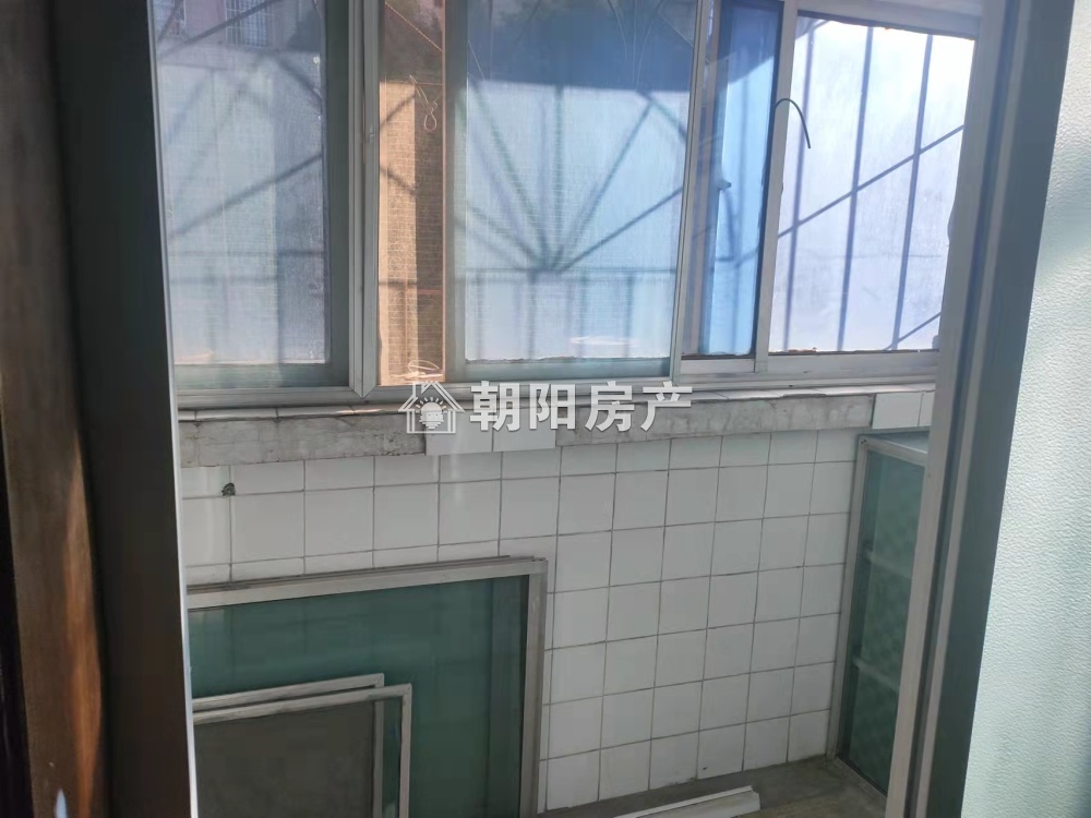 柏园南村一期 67平 南北通透三室一厅 简装 学区房 交通便利