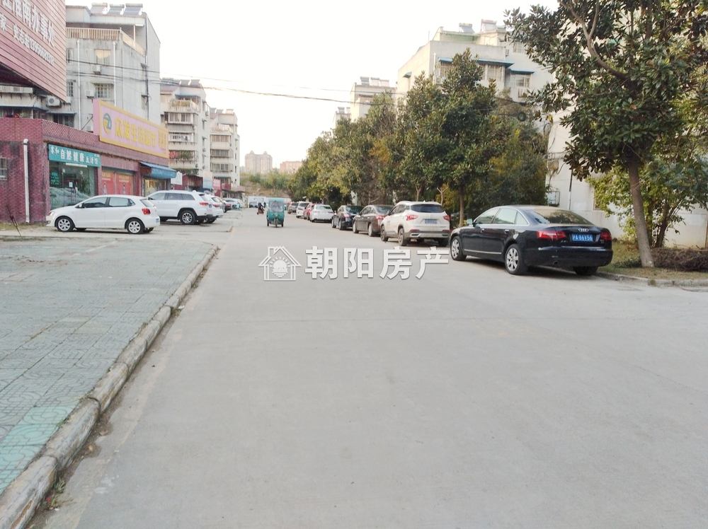 龙泉北村 132平 南北通透三室二厅 精装 交通便利