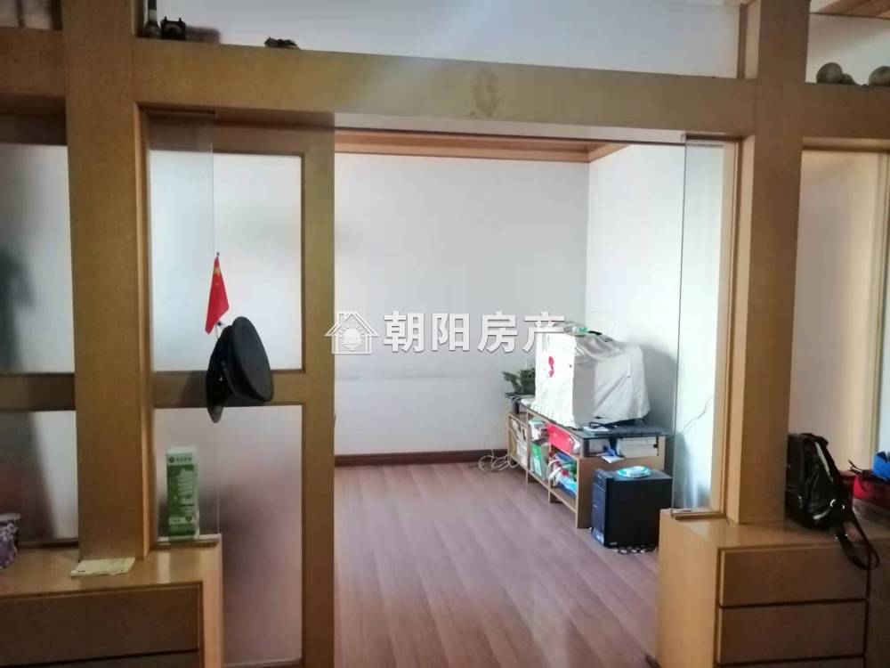 广场小区 84平 南向两室两厅 精装 满两年 学区房