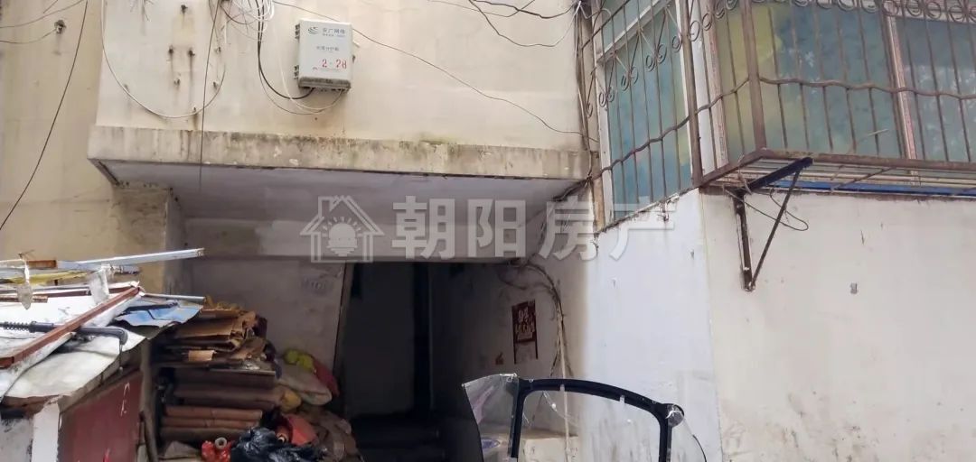 水建公司家属楼 98平 三室一厅 学区房 交通便利 单价2842元