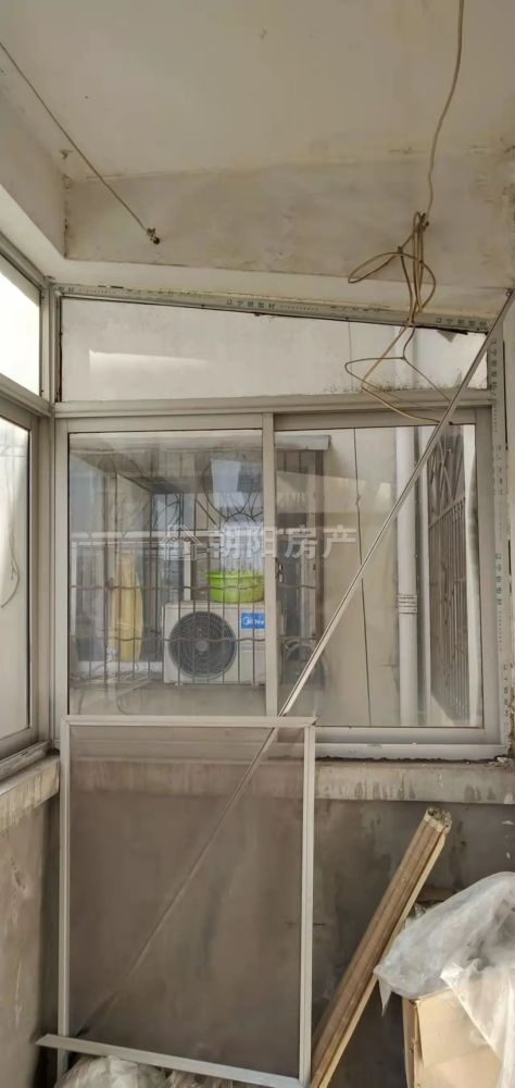 水建公司家属楼 98平 三室一厅 学区房 交通便利 单价2842元