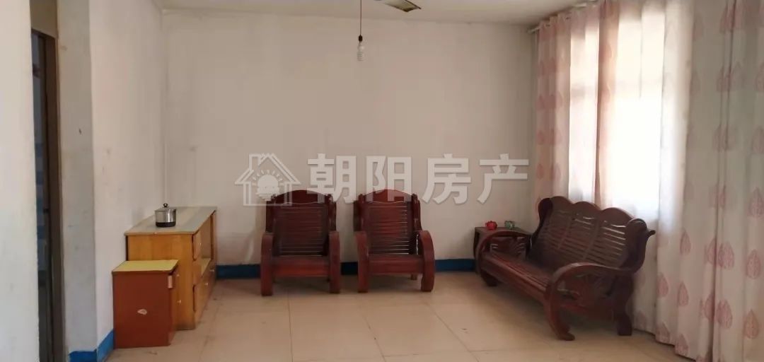 水建公司家属楼 98平 三室一厅 学区房 交通便利 单价2842元