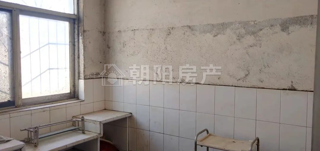 水建公司家属楼 98平 三室一厅 学区房 交通便利 单价2842元