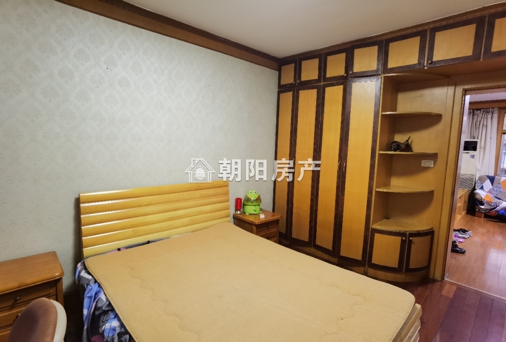 天桥小区 97平 三室二厅 精装 学区房 随时看房