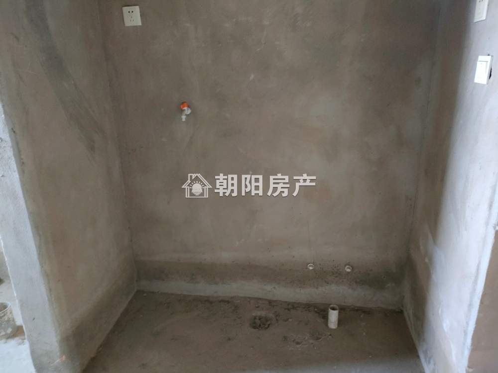 大庄新村 170平 朝南三室两厅 单价仅1058元 交通便利 学区房